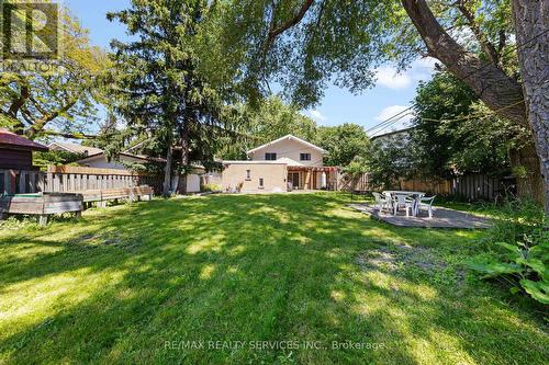 10 Rosswood Crescent, Toronto, ON - Outdoor