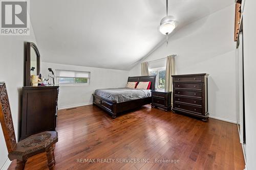 10 Rosswood Crescent, Toronto, ON - Indoor Photo Showing Bedroom