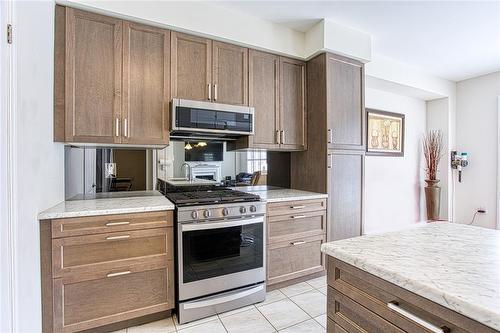 20 Lise Lane, Caledonia, ON - Indoor Photo Showing Kitchen