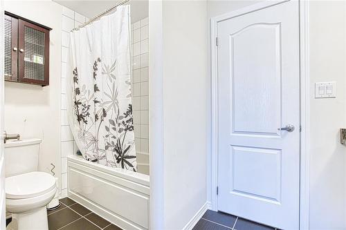 20 Lise Lane, Caledonia, ON - Indoor Photo Showing Bathroom