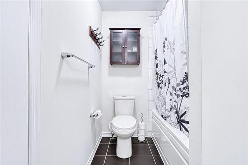 20 Lise Lane, Caledonia, ON - Indoor Photo Showing Bathroom