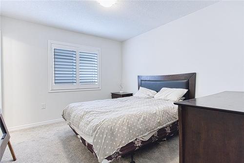 20 Lise Lane, Caledonia, ON - Indoor Photo Showing Bedroom