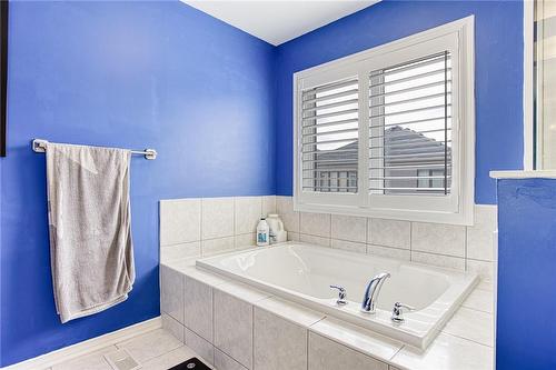 20 Lise Lane, Caledonia, ON - Indoor Photo Showing Bathroom