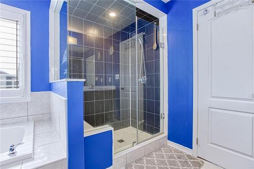 20 Lise Lane, Caledonia, ON - Indoor Photo Showing Bathroom