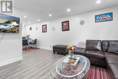 4517 Sussex Drive, Niagara Falls, ON - Indoor Photo Showing Dining Room