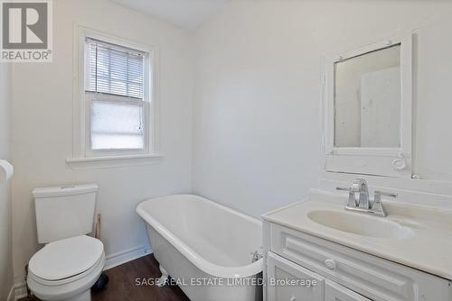 52 Dalkeith Avenue, Hamilton, ON - Indoor Photo Showing Bathroom