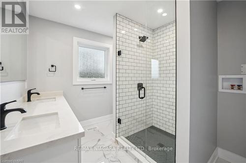 2548 Highway 3, Port Colborne, ON - Indoor Photo Showing Bathroom