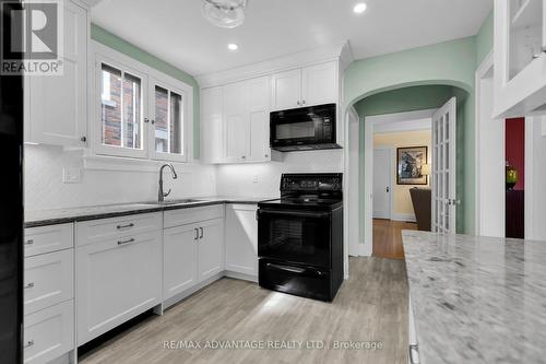 11 Chalmers Street, London, ON - Indoor Photo Showing Kitchen