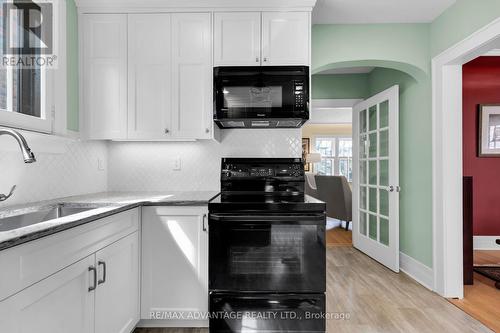 11 Chalmers Street, London, ON - Indoor Photo Showing Kitchen