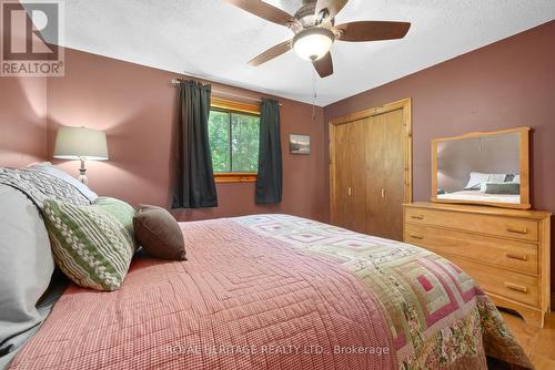 47 Andrew Court, Kawartha Lakes, ON - Indoor Photo Showing Bedroom