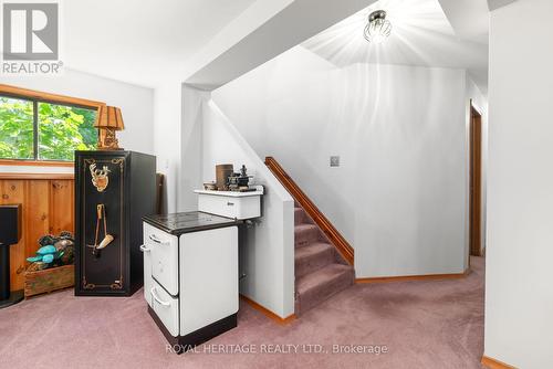 47 Andrew Court, Kawartha Lakes, ON - Indoor Photo Showing Bedroom