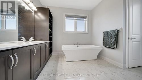 791 Queenston Boulevard, Woodstock, ON - Indoor Photo Showing Bathroom