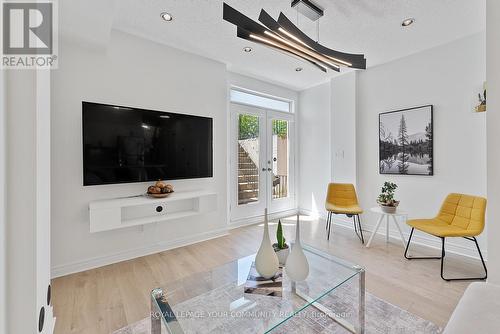 224 Wiltshire Avenue, Toronto, ON - Indoor Photo Showing Living Room