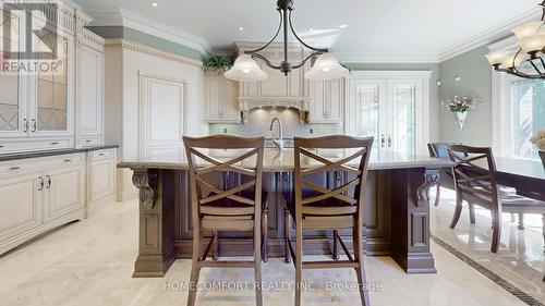 11 Macleod Estate Court, Richmond Hill, ON - Indoor Photo Showing Dining Room