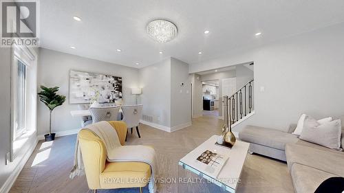 2216 Dale Ridge Drive, Oakville, ON - Indoor Photo Showing Living Room