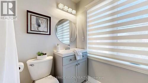 2216 Dale Ridge Drive, Oakville, ON - Indoor Photo Showing Bathroom