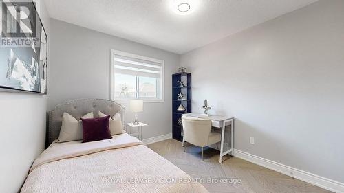 2216 Dale Ridge Drive, Oakville, ON - Indoor Photo Showing Bedroom