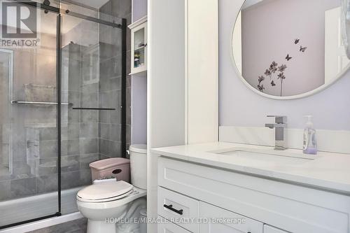 8 Pony Way, Kitchener, ON - Indoor Photo Showing Bathroom