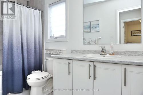 8 Pony Way, Kitchener, ON - Indoor Photo Showing Bathroom