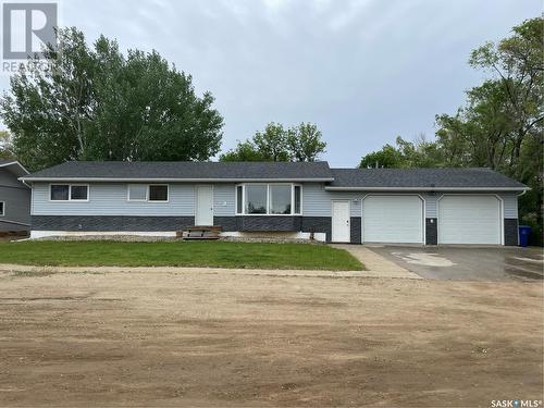 521 Tiverton Avenue, Torquay, SK - Outdoor