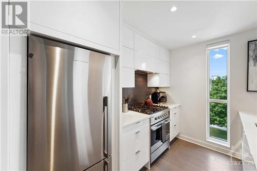 135 Barrette Street Unit#404, Ottawa, ON - Indoor Photo Showing Kitchen With Stainless Steel Kitchen With Upgraded Kitchen