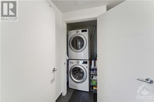 135 Barrette Street Unit#404, Ottawa, ON - Indoor Photo Showing Laundry Room