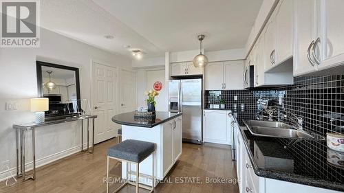 519 - 80 Harrison Garden Boulevard, Toronto, ON - Indoor Photo Showing Kitchen With Double Sink