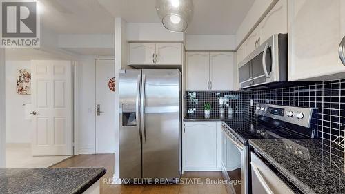 519 - 80 Harrison Garden Boulevard, Toronto, ON - Indoor Photo Showing Kitchen