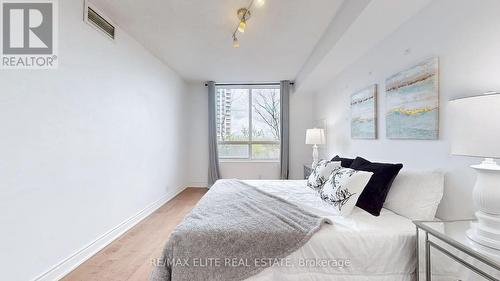 519 - 80 Harrison Garden Boulevard, Toronto, ON - Indoor Photo Showing Bedroom