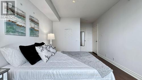 519 - 80 Harrison Garden Boulevard, Toronto, ON - Indoor Photo Showing Bedroom