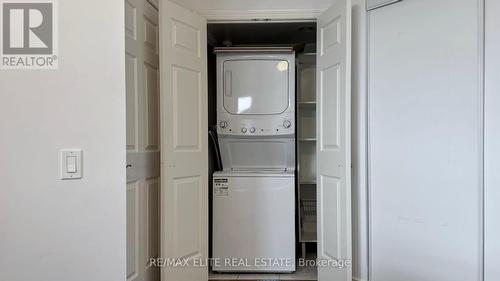 519 - 80 Harrison Garden Boulevard, Toronto, ON - Indoor Photo Showing Laundry Room