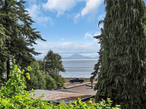 3852 Mitlenatch Dr, Campbell River, BC 