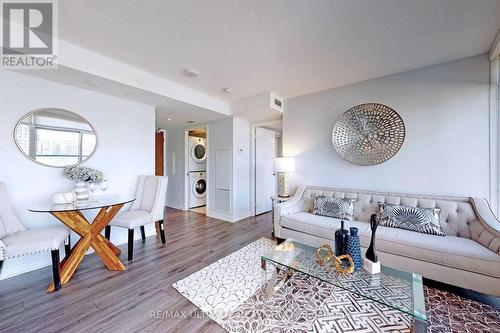 505 - 80 Queens Wharf Road, Toronto, ON - Indoor Photo Showing Living Room