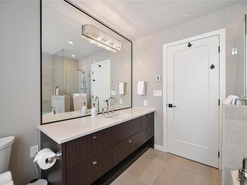 1001-608 Broughton St, Victoria, BC - Indoor Photo Showing Bathroom