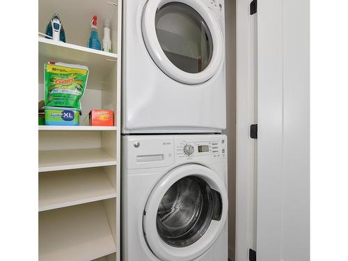 1001-608 Broughton St, Victoria, BC - Indoor Photo Showing Laundry Room