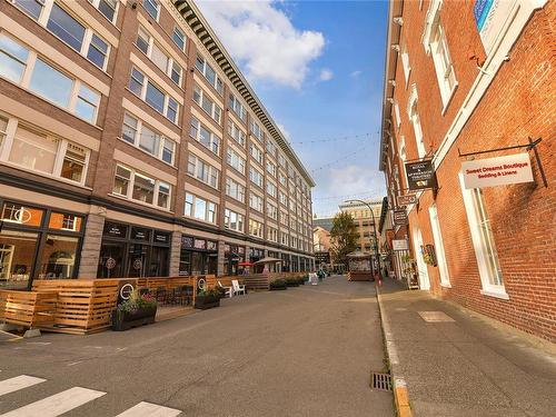 1001-608 Broughton St, Victoria, BC - 