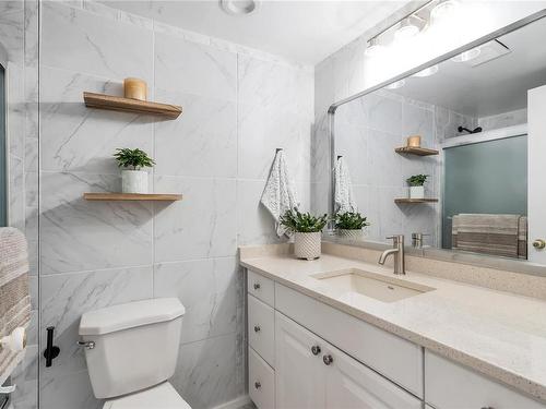 103-909 Pembroke St, Victoria, BC - Indoor Photo Showing Bathroom