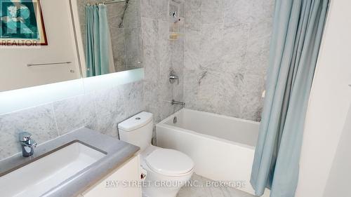 2711 - 115 Mcmahon Drive, Toronto, ON - Indoor Photo Showing Bathroom