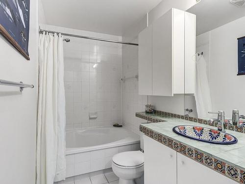 Bathroom - 302-5365 Rue Drolet, Montréal (Le Plateau-Mont-Royal), QC - Indoor Photo Showing Bathroom