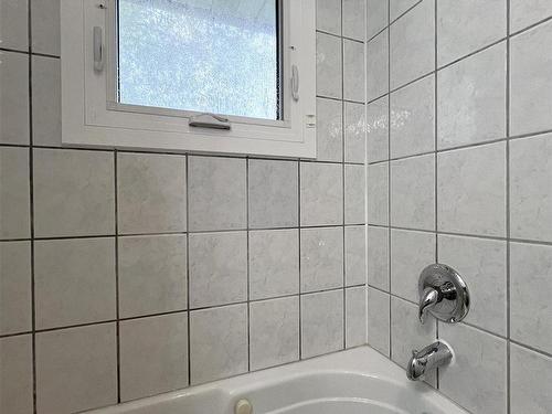 521 Hodder Avenue, Thunder Bay, ON - Indoor Photo Showing Bathroom
