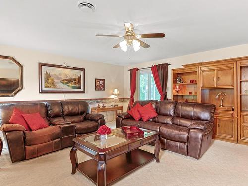 Living room - 149 Rue Wright E., Châteauguay, QC - Indoor Photo Showing Living Room