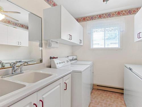 Laundry room - 149 Rue Wright E., Châteauguay, QC - Indoor Photo Showing Laundry Room