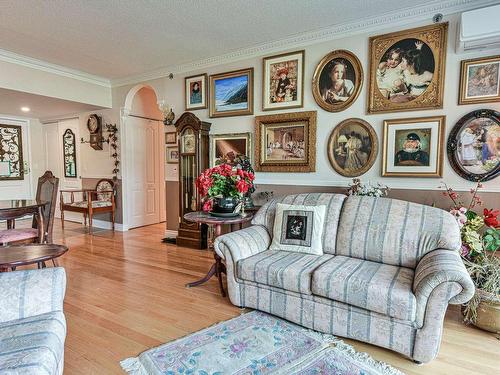 Salon - 118-1920 Rue Adoncour, Longueuil (Le Vieux-Longueuil), QC - Indoor Photo Showing Living Room