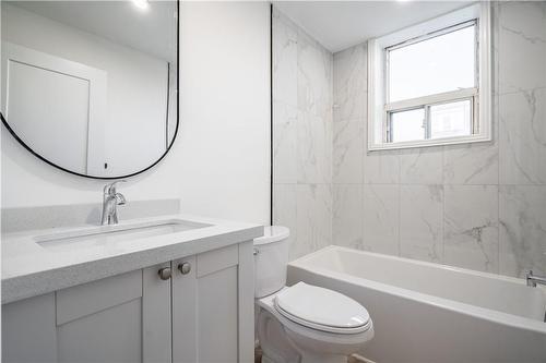 165 Park Row S|Unit #1, Hamilton, ON - Indoor Photo Showing Bathroom