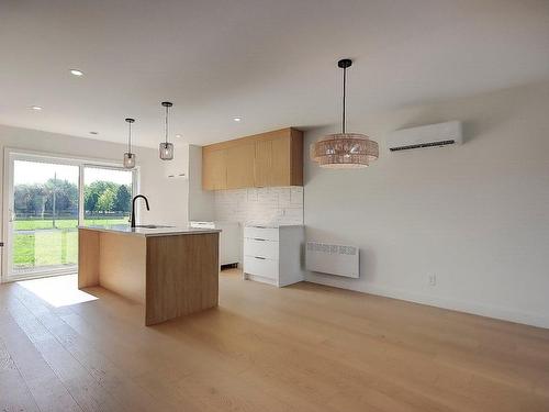 Dining room - 933 Rue Pierre-Gauthier, Chambly, QC - Indoor Photo Showing Kitchen