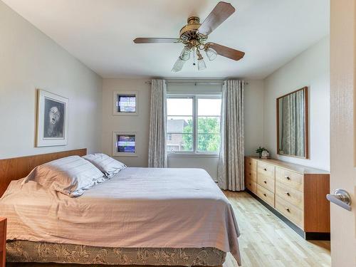 Chambre Ã  coucher principale - 6797 Av. Charles-Goulet, Montréal (Anjou), QC - Indoor Photo Showing Bedroom