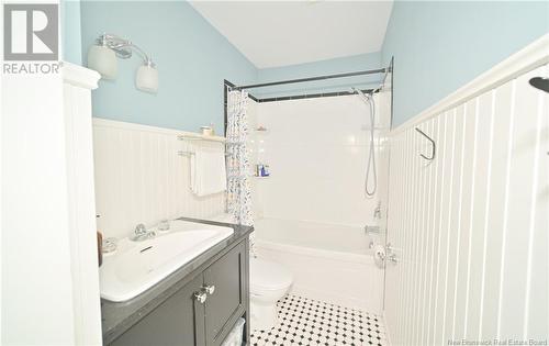 360 University Avenue, Fredericton, NB - Indoor Photo Showing Bathroom