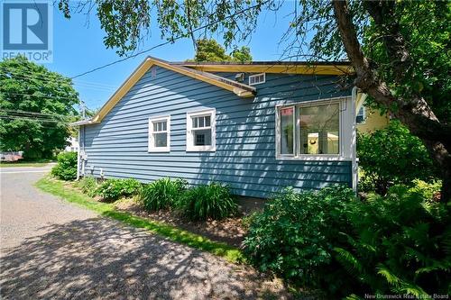 360 University Avenue, Fredericton, NB - Outdoor