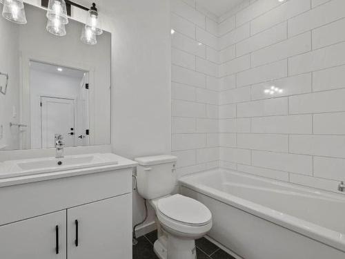 220 Shepherd Rd, Chase, BC - Indoor Photo Showing Bathroom