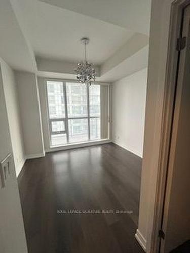 2020-98 Lillian St, Toronto, ON - Indoor Photo Showing Kitchen With Upgraded Kitchen